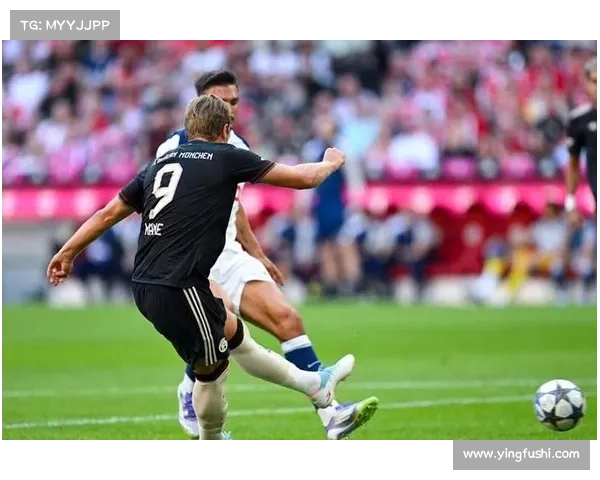 曼联弗兰在球场上的多项关键技能解析与表现 曼联弗兰在球场上的多项关键技能解析与表现