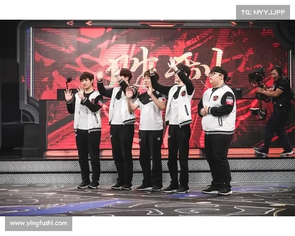 对抗赛成功策略与方法探讨 以心理战术团队协作和资源利用为核心分析