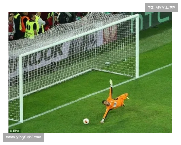 扑点球时判断方向的五个关键要素及其战术应用分析